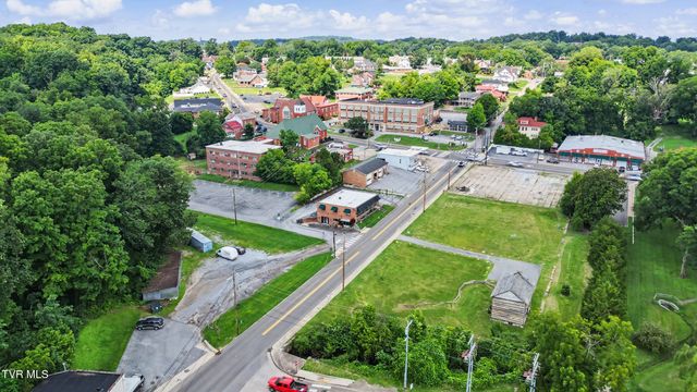 204 East Mckee Street, Greeneville, TN 37743