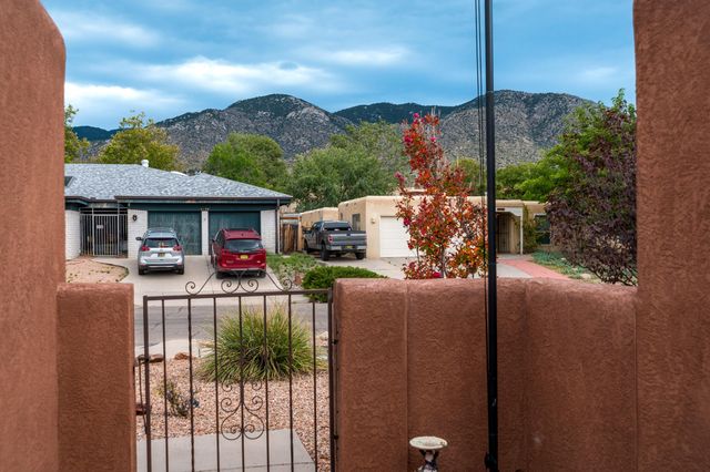 4121 Glen Canyon Road NE, Albuquerque, NM 87111