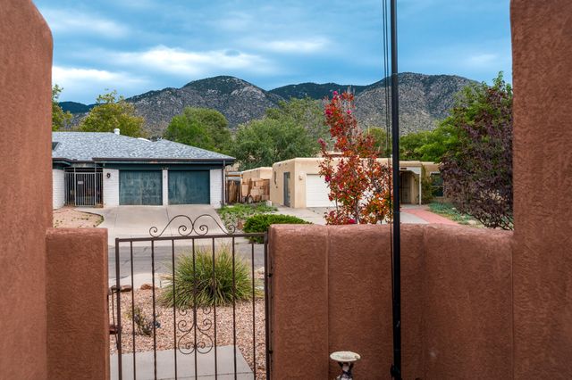 4121 Glen Canyon Road NE, Albuquerque, NM 87111