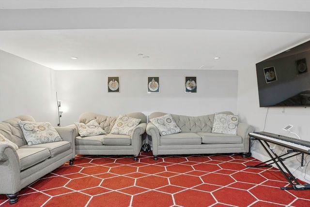 11 Crispwater Way 11, Hopkinton, MA 01748