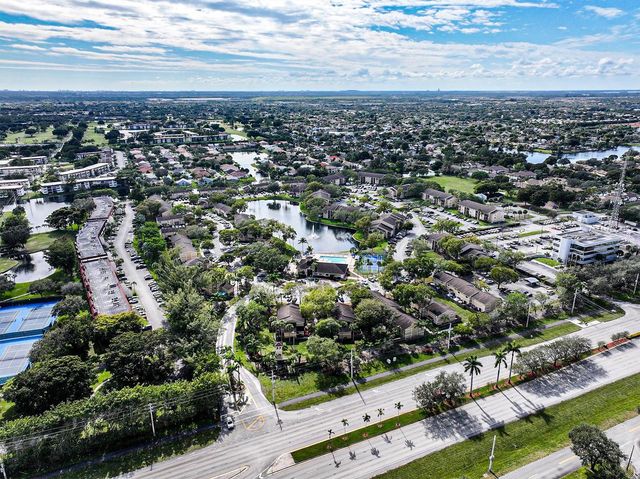 450 Palm Circle 106, Pembroke Pines, FL 33025