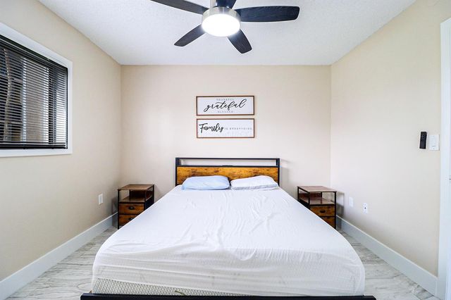 450 Palm Circle 106, Pembroke Pines, FL 33025