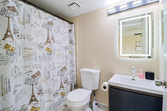 450 Palm Circle 106, Pembroke Pines, FL 33025