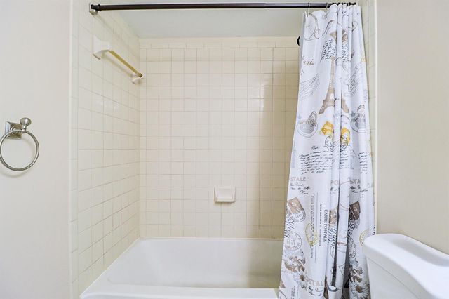 450 Palm Circle 106, Pembroke Pines, FL 33025
