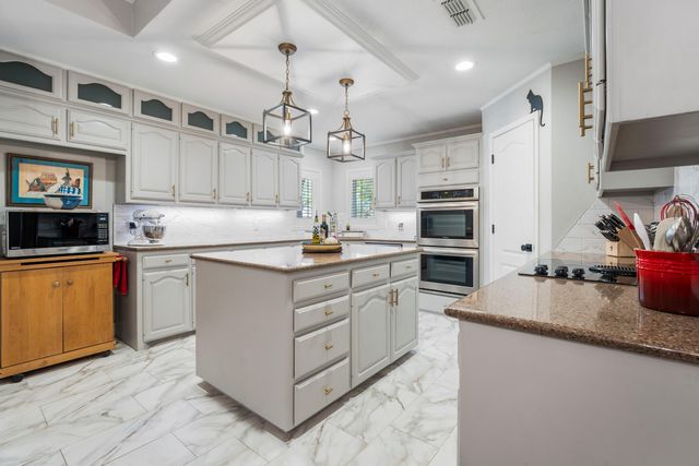 9306 Nashville Avenue, Lubbock, TX 79423