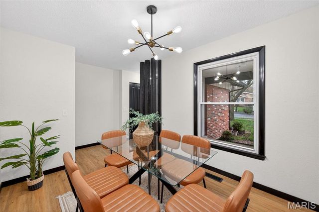 2701 Westminister Drive, St Charles, MO 63301