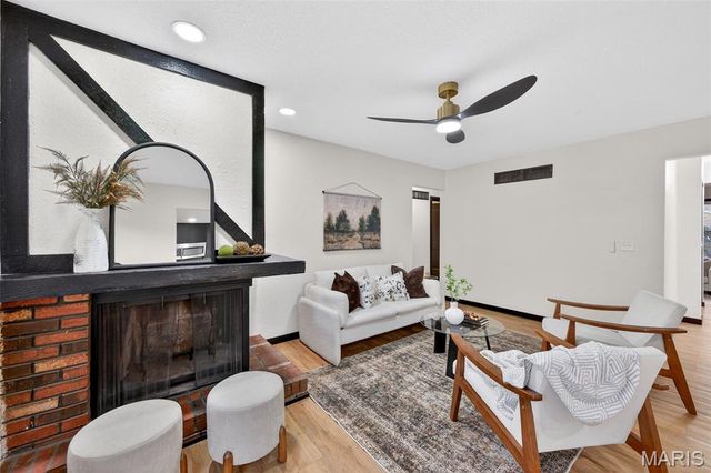 2701 Westminister Drive, St Charles, MO 63301