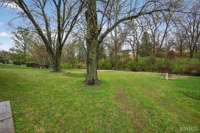 2701 Westminister Drive, St Charles, MO 63301