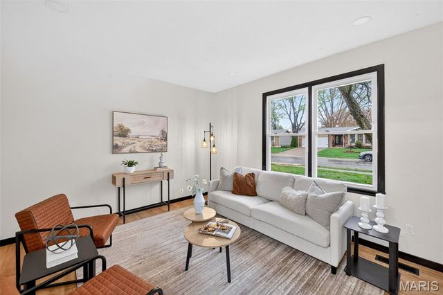 2701 Westminister Drive, St Charles, MO 63301