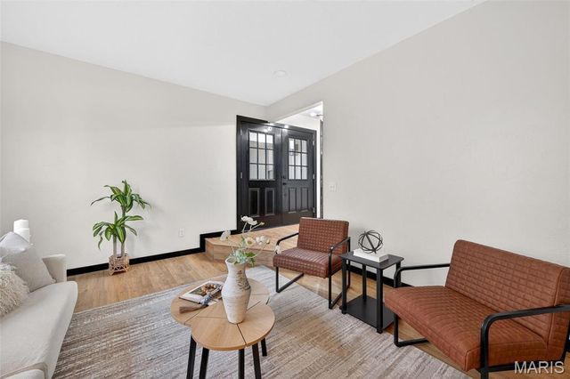 2701 Westminister Drive, St Charles, MO 63301