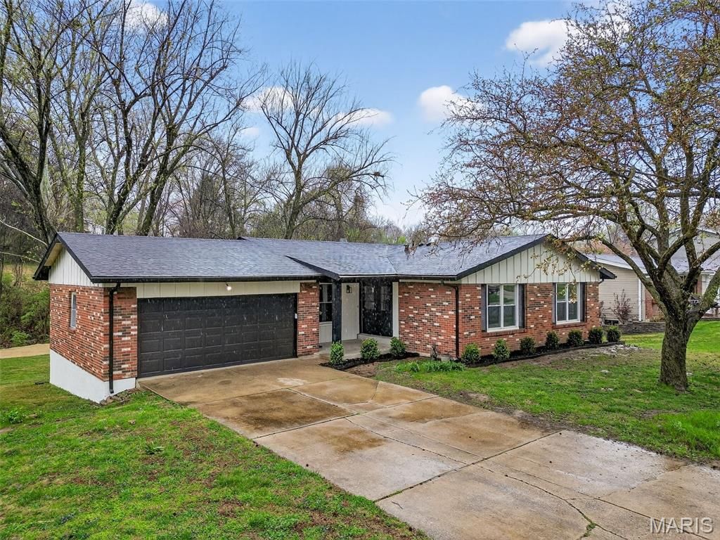2701 Westminister Drive, St Charles, MO 63301