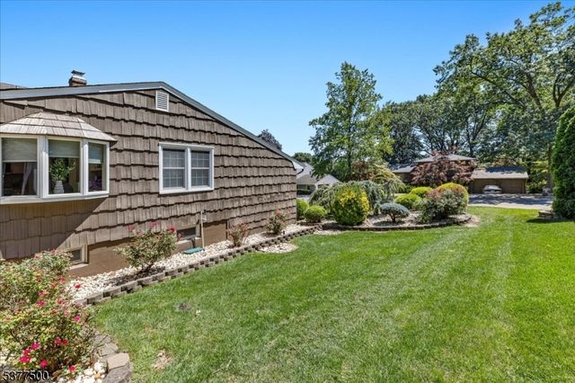 11 Jensen Rd, Sayreville Boro, NJ 08872