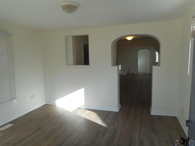 912 SW Jewell AVE, Topeka, KS 66606