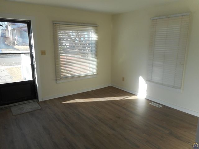 912 SW Jewell AVE, Topeka, KS 66606