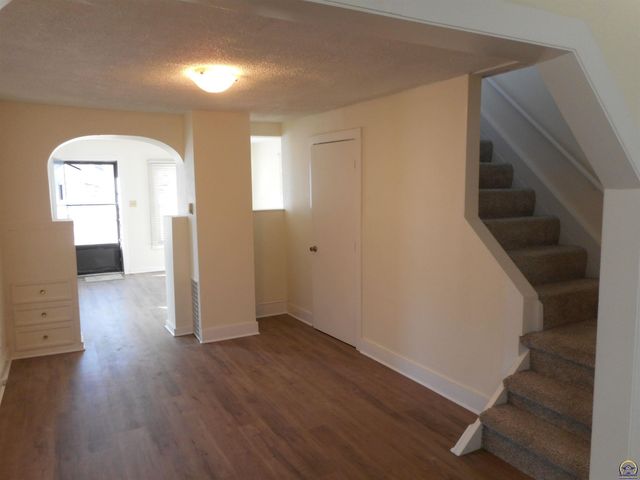 912 SW Jewell AVE, Topeka, KS 66606