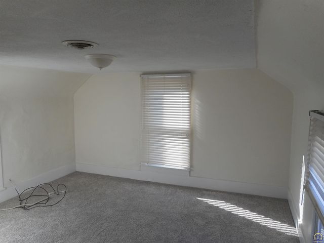 912 SW Jewell AVE, Topeka, KS 66606