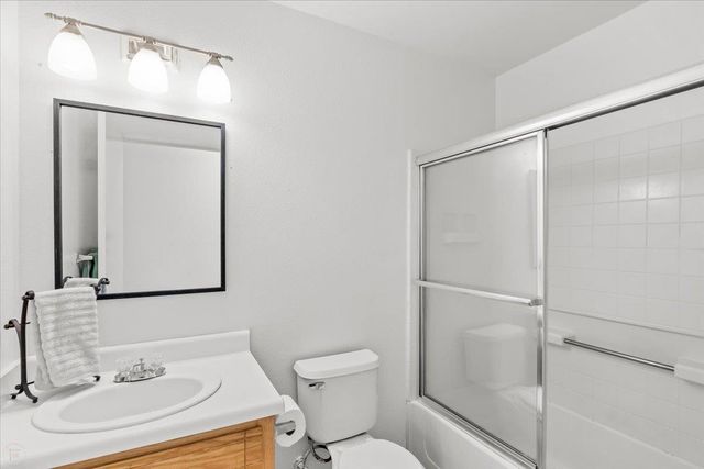 3004 Woodrose Ct, Modesto, CA 95350