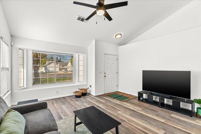 3004 Woodrose Ct, Modesto, CA 95350