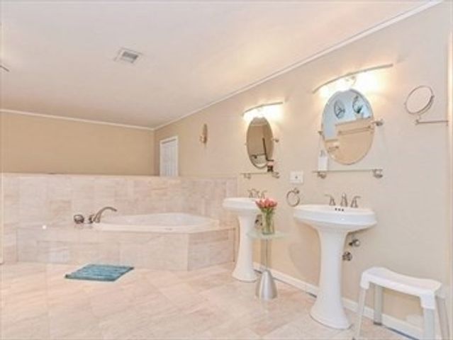 603 Revere Beach Pkwy 603, Revere, MA 02151