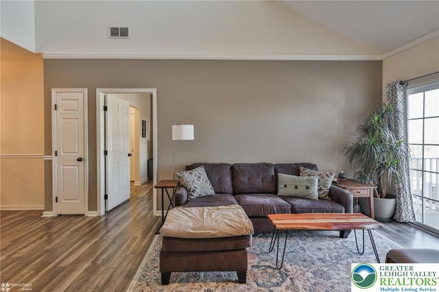 927 Eden Terrace, Easton, PA 18042