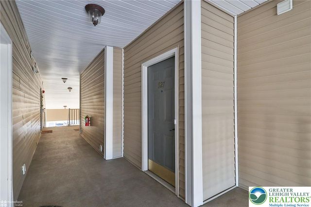 927 Eden Terrace, Easton, PA 18042