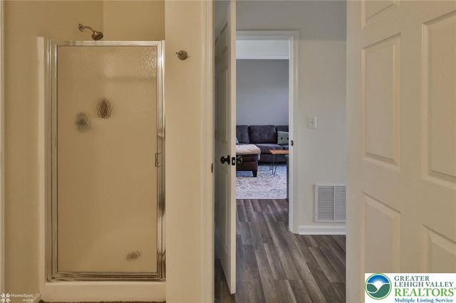 927 Eden Terrace, Easton, PA 18042