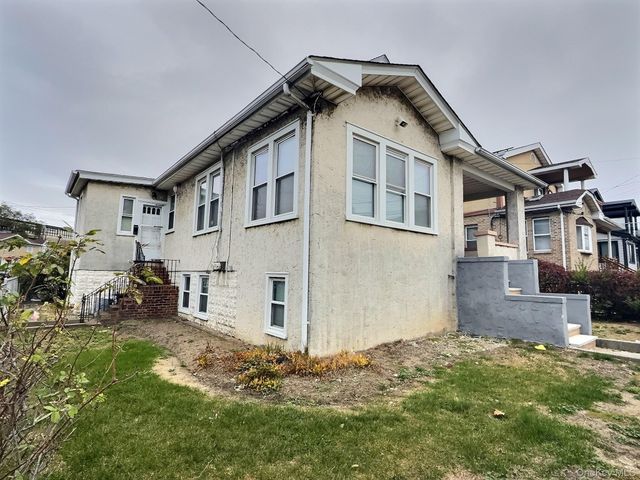 2718 Collier Avenue, Edgemere, NY 11691