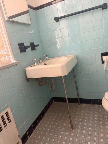 2718 Collier Avenue, Edgemere, NY 11691