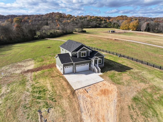 3327 Booker Ridge Rd, Mount Pleasant, TN 38474