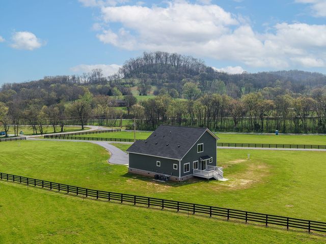 3327 Booker Ridge Rd, Mount Pleasant, TN 38474