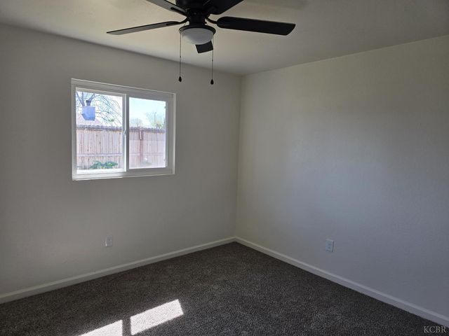 1064 S Anacapa Avenue, Hanford, CA 93230