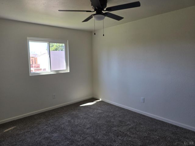 1064 S Anacapa Avenue, Hanford, CA 93230