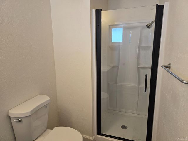 1064 S Anacapa Avenue, Hanford, CA 93230