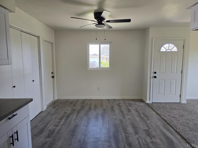 1064 S Anacapa Avenue, Hanford, CA 93230