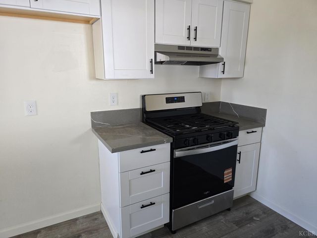 1064 S Anacapa Avenue, Hanford, CA 93230