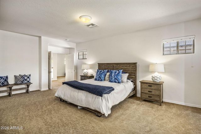 3980 E ROBIN Lane, Phoenix, AZ 85050