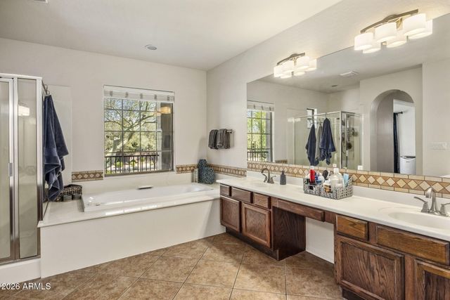 3980 E ROBIN Lane, Phoenix, AZ 85050