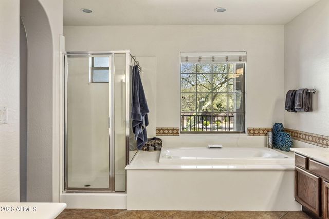 3980 E ROBIN Lane, Phoenix, AZ 85050