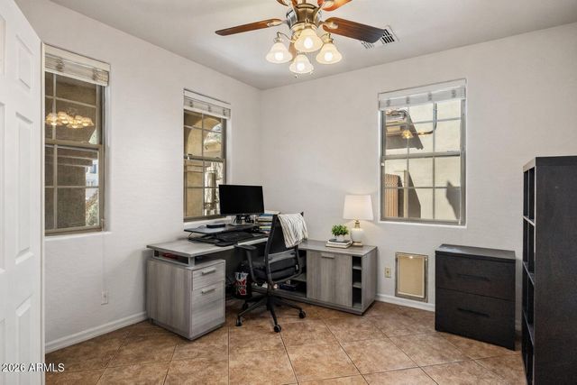 3980 E ROBIN Lane, Phoenix, AZ 85050