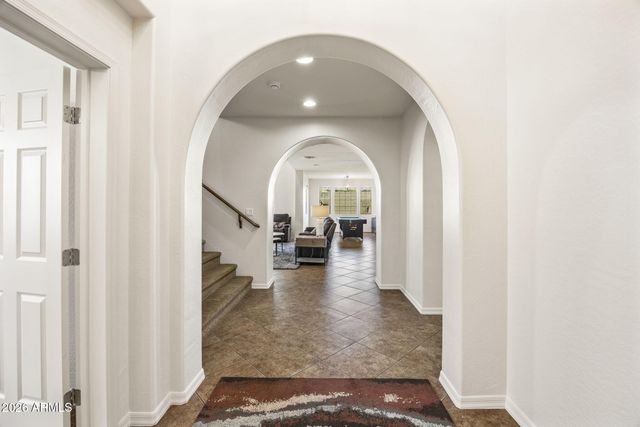 3980 E ROBIN Lane, Phoenix, AZ 85050