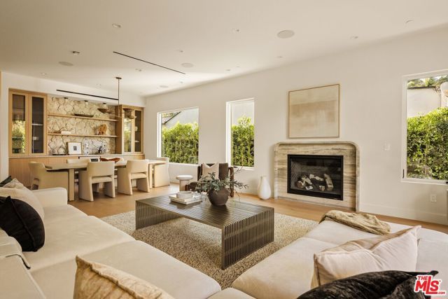 1758 S Holt Avenue, Los Angeles, CA 90035