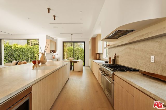 1758 S Holt Avenue, Los Angeles, CA 90035