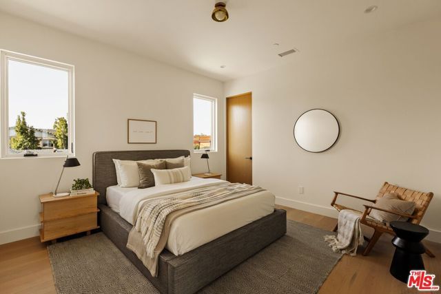 1758 S Holt Avenue, Los Angeles, CA 90035