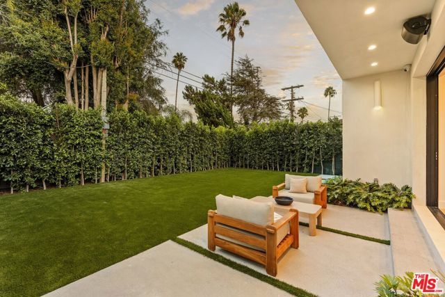 1758 S Holt Avenue, Los Angeles, CA 90035