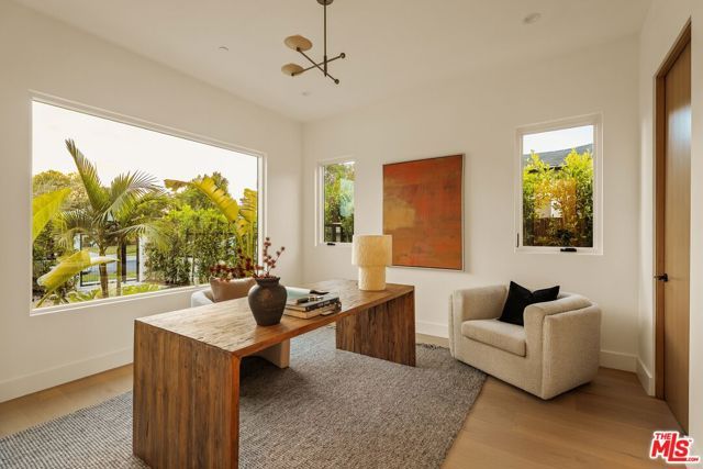 1758 S Holt Avenue, Los Angeles, CA 90035