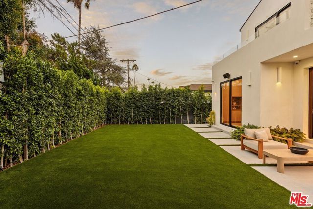 1758 S Holt Avenue, Los Angeles, CA 90035