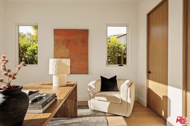 1758 S Holt Avenue, Los Angeles, CA 90035