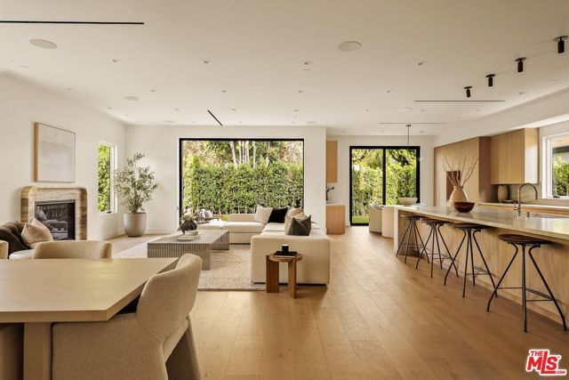 1758 S Holt Avenue, Los Angeles, CA 90035