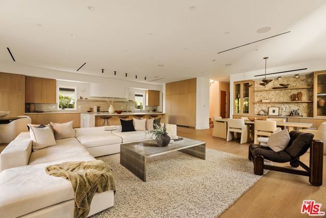1758 S Holt Avenue, Los Angeles, CA 90035