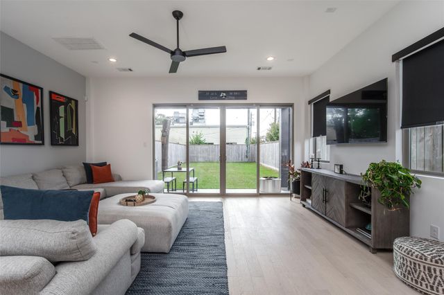 110 E 23rd Street, Houston, TX 77008